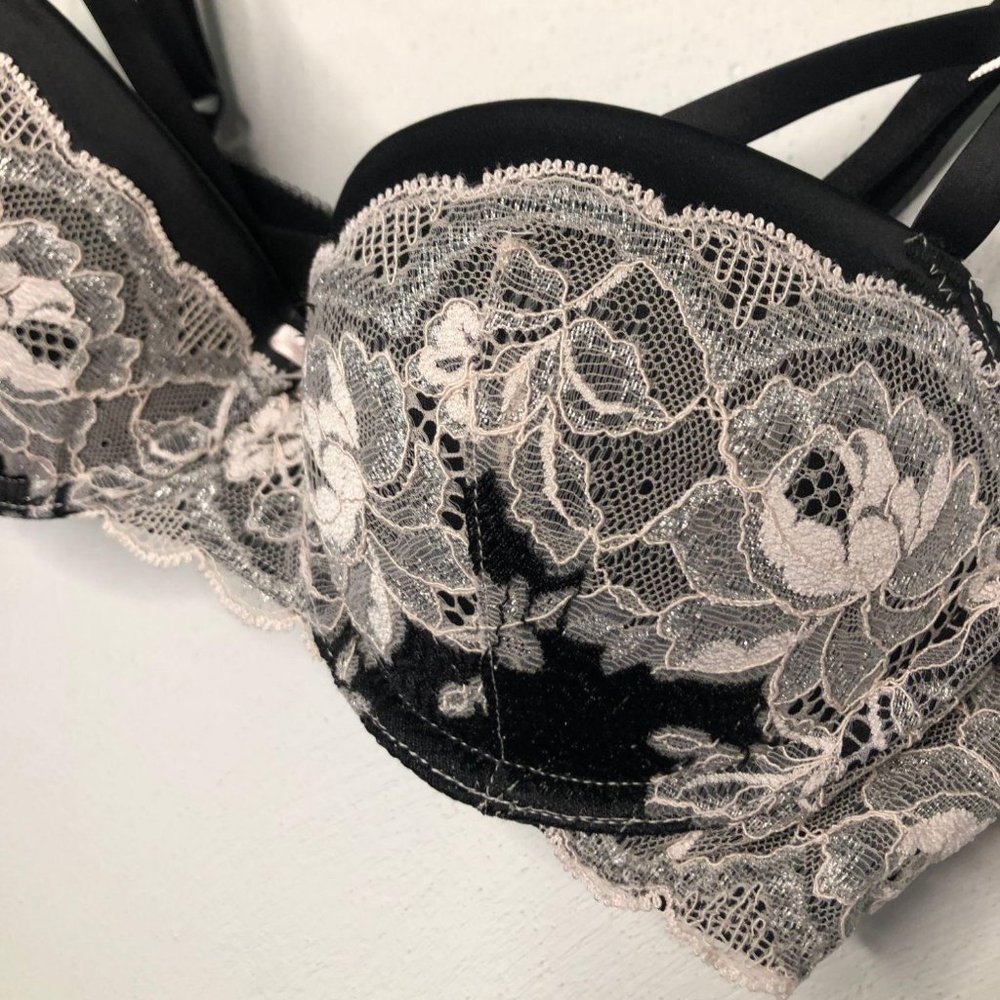 NWT Victoria's Secret lace padded bra